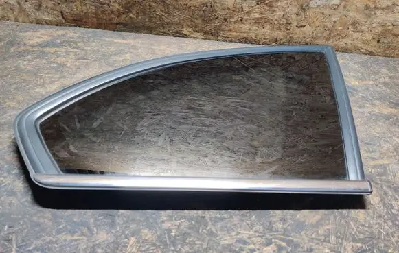 Chevrolet Captiva Rear side window 96622513