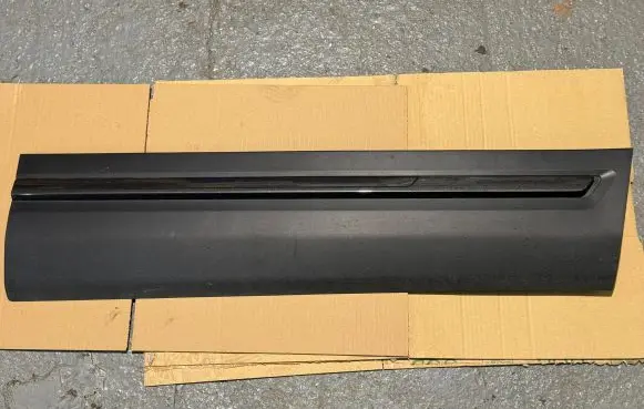 Ford Explorer Front door trim (molding) FB537820848