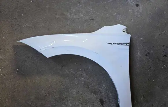 Volkswagen Polo VI Fender 