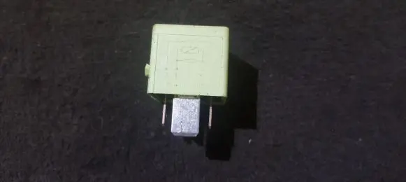 Volkswagen Polo III 6N 6N2 6NF Other relay 4H0951253 V23136-J0006-X079