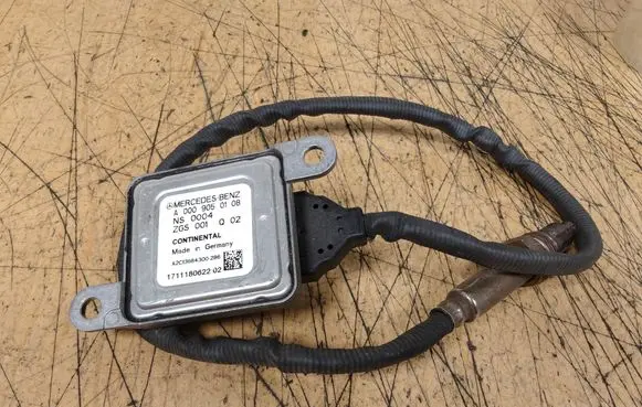 Mercedes-Benz E W213 Lambda probe sensor A0009050108