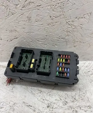 Jeep Grand Cherokee (WK) Fuse module 56049915AA
