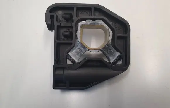 BMW 4 F32 F33 Radiator mount bracket 8620733