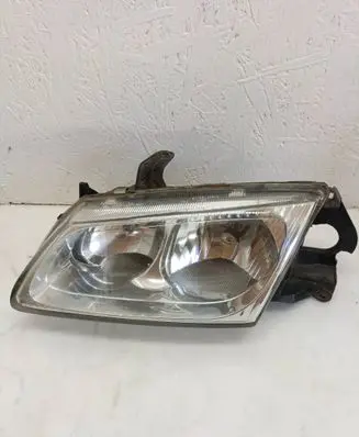 Nissan Almera N16 Headlight/headlamp 205990B 85058508