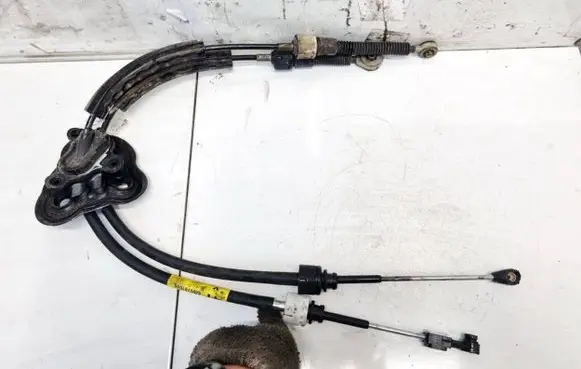 Gear shift cable linkage