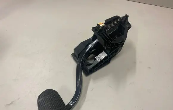 BMW X1 F48 F49 Brake pedal 6856596 81007132E 1E29610
