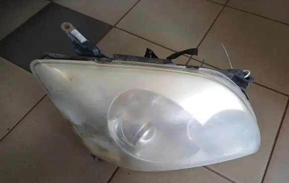 Toyota Avensis T250 Headlight/headlamp