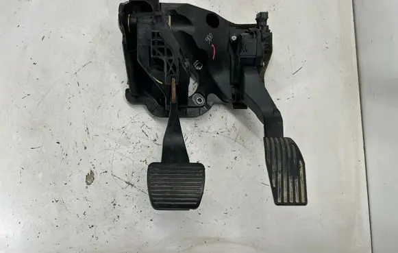 Jeep Compass Pedal assembly 68319939AA 6PV010175 00533956810
