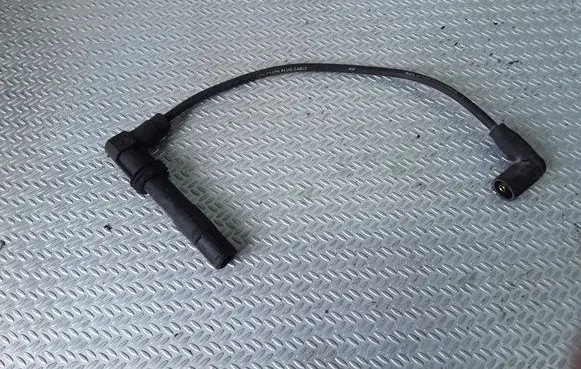 Volkswagen Golf IV Ignition plug leads 