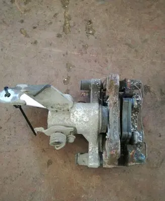 Nissan Primera Front brake caliper