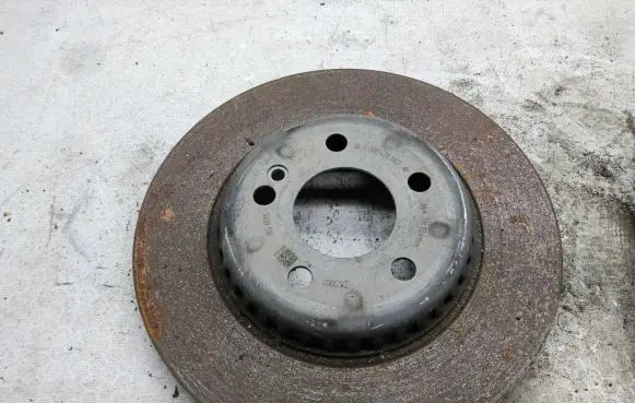 Mercedes-Benz C W205 Rear brake disc A0004231812