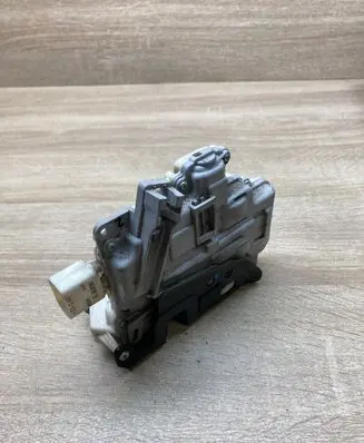Front door lock