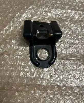 Radiator mount bracket