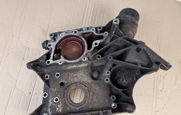 Mercedes-Benz Vito Viano W639 Timing chain cover R6460150802