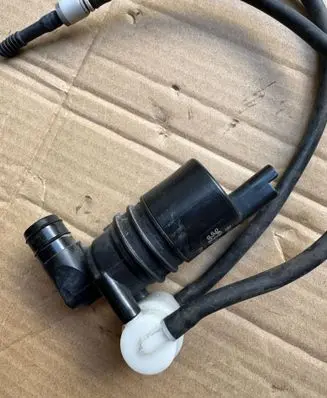 Citroen DS5 Windscreen/windshield washer pump 9643447980 002018