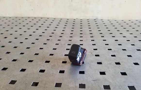 Audi Q5 SQ5 Tailgate opening switch 8K0959831A