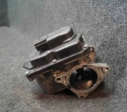 Volkswagen PASSAT B6 EGR valve 03G131501P33692623