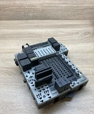 Volvo S60 Fuse module 8645716 8688383