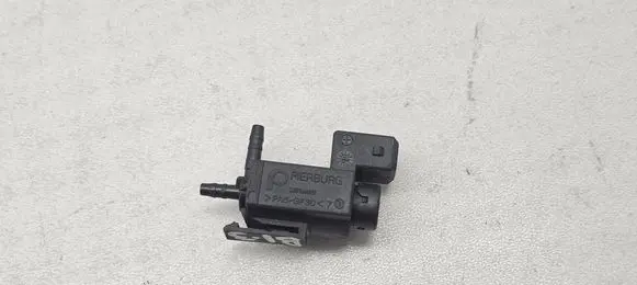 BMW 1 F20 F21 Turbo solenoid valve 7810831 70231800 13T178
