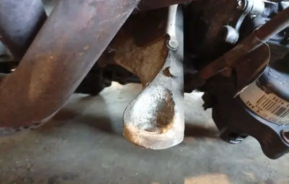 BMW 3 E46 Engine mounting bracket