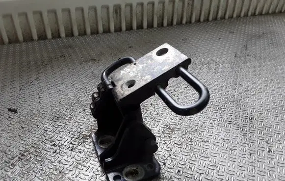 Audi A3 S3 8L Front door lower hinge 4B0831412A