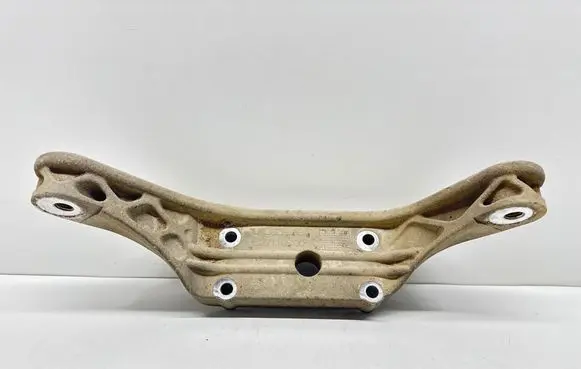 Land Rover Evoque I Rear differential/diff mount bracket 6527110600