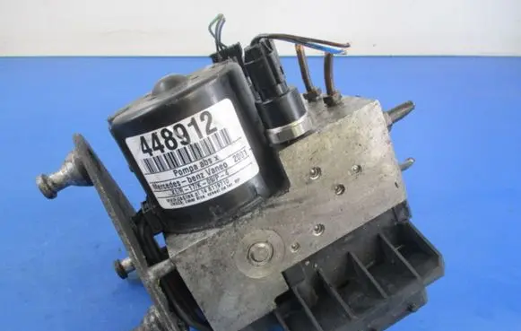 Mercedes-Benz Vaneo W414 ABS Pump A0044310912