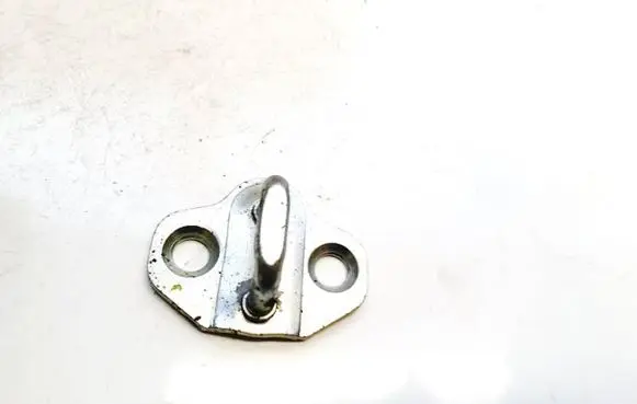 Opel Omega B2 Front door lock loop/hook striker 