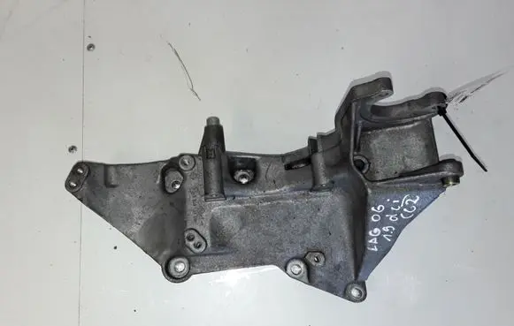 Renault Laguna II Generator/alternator bracket 8200183234