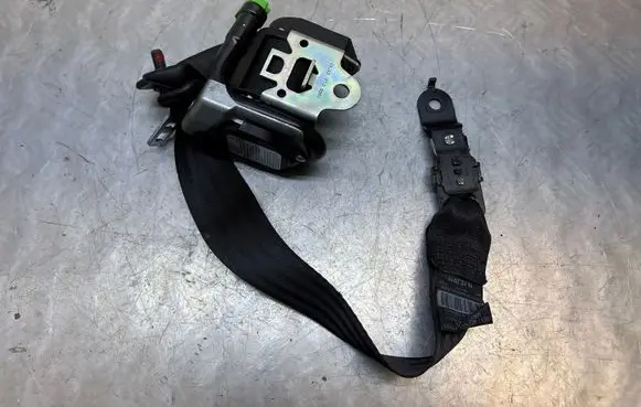 Volvo XC90 Third row seat belt 31267533