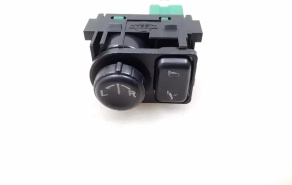 Nissan Qashqai Wing mirror switch