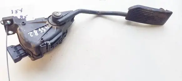 Nissan Almera N16 Accelerator throttle pedal 18002au410 6pv008620-01