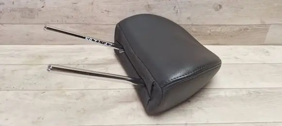 Volvo V50 Rear seat headrest