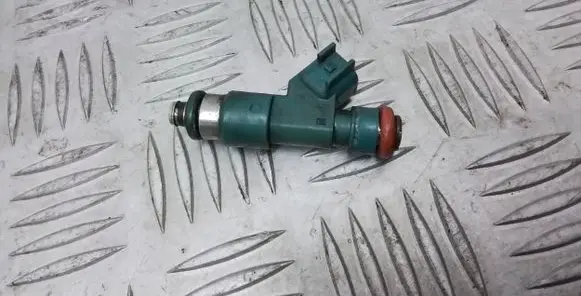 Volvo S80 Fuel injector 6G9NAB