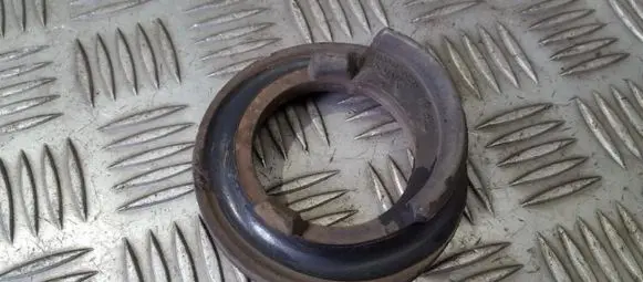 Toyota Avensis T270 Front coil spring rubber mount 4825705020 48257-05020
