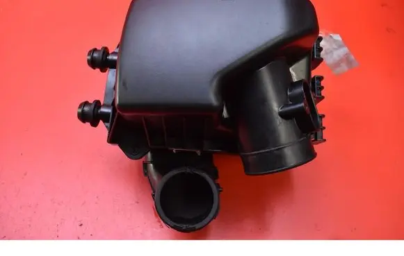 Opel Mokka Air filter box 95437357
