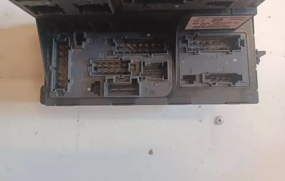 Mercedes-Benz E W211 SAM control unit A2115454201