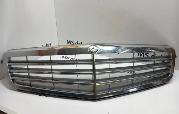 Mercedes-Benz C W204 Front grill A2048801483 2048801483
