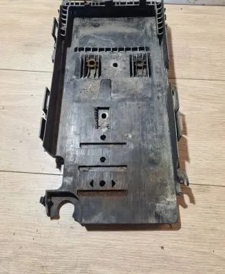 Ford Mondeo MK IV Battery tray 6g9110723a