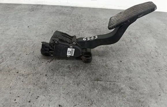 KIA Sportage Accelerator throttle pedal 327001FXXX
