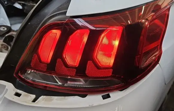 Peugeot 301 Rear/tail lights 9817299580 IMPRK1585675