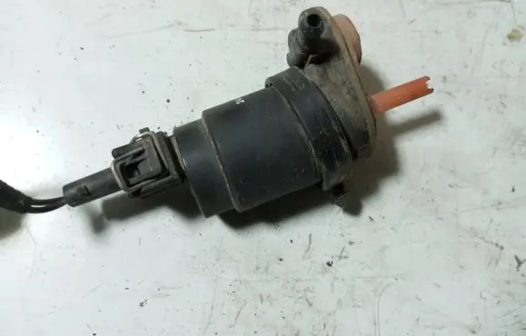 Opel Zafira B Windscreen/windshield washer pump 24439254