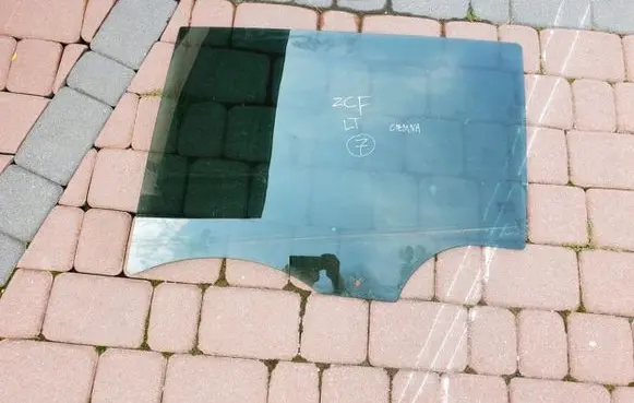 Opel Zafira C Rear windscreen/windshield window 