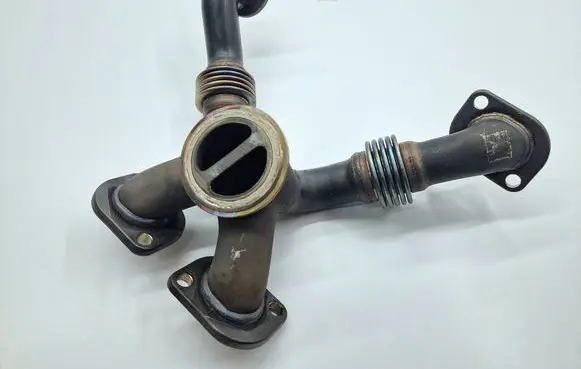 BMW M5 F90 Exhaust manifold 7843780 11627843780