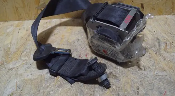 Maserati Quattroporte Rear seatbelt 6700125060