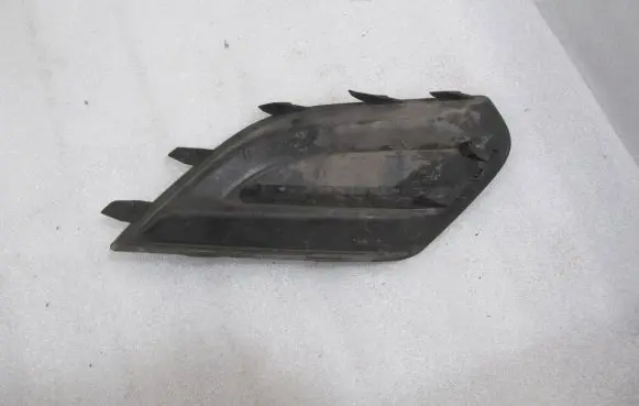 Opel Corsa E Front bumper lower grill 13399257 475498858