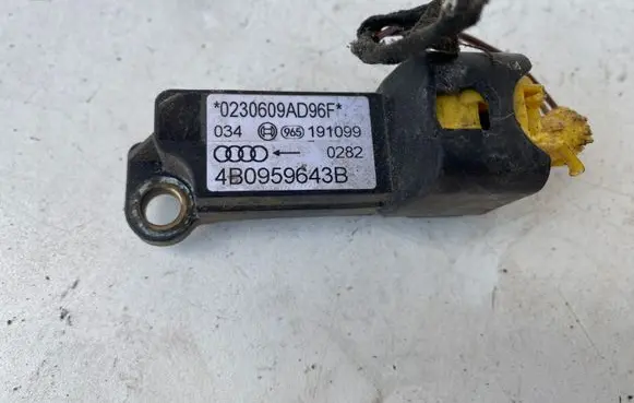 Audi A6 S6 C5 4B Airbag deployment crash/impact sensor 4B0959643B