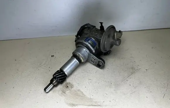 Isuzu Trooper Spark distributor 8941566640 1002911200