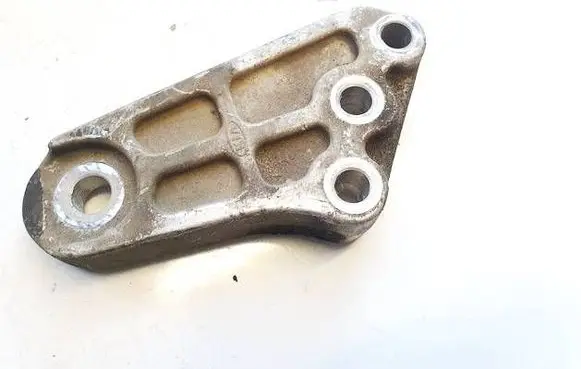 KIA Cerato Engine mounting bracket 