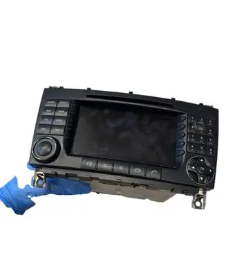 Mercedes-Benz C AMG W203 Radio/CD/DVD/GPS head unit A2038274242 2038274242